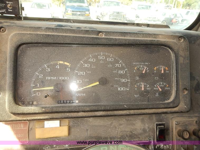 image for item E7805 1998 Chevrolet P30 Supreme step van