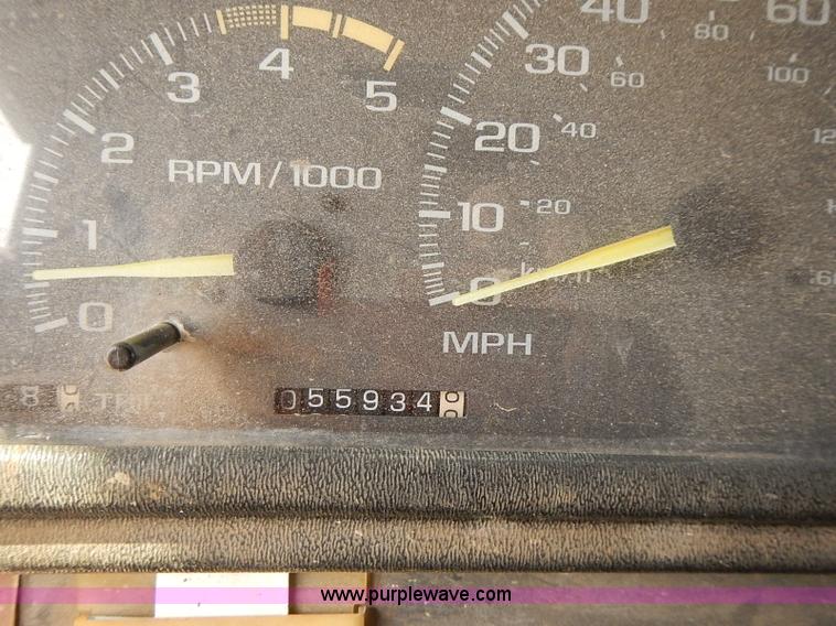 image for item E7805 1998 Chevrolet P30 Supreme step van