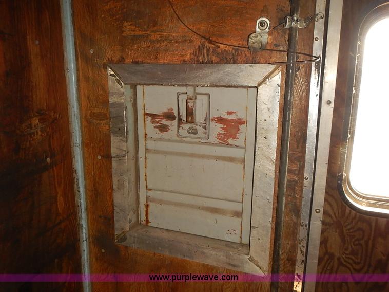 image for item E7805 1998 Chevrolet P30 Supreme step van