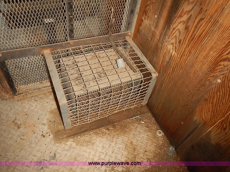 image for item E7805 1998 Chevrolet P30 Supreme step van