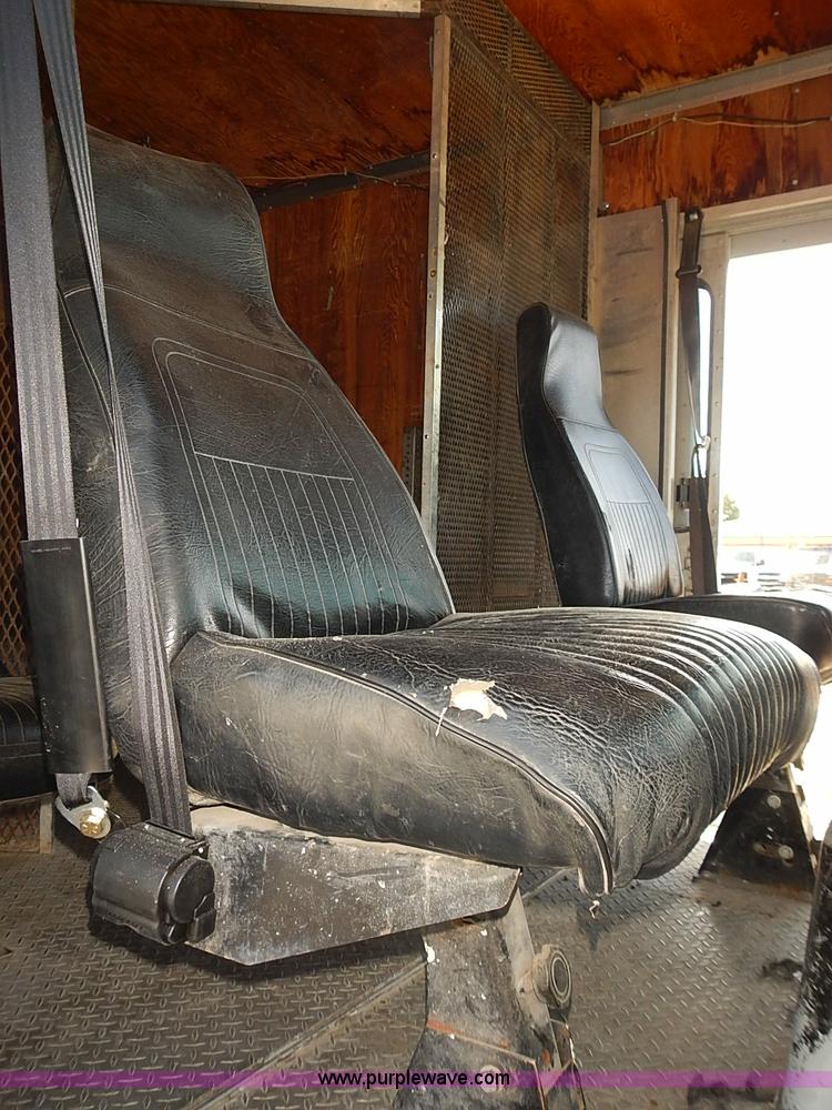 image for item E7805 1998 Chevrolet P30 Supreme step van