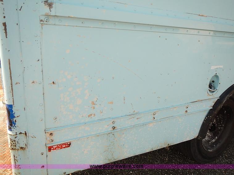 image for item E7805 1998 Chevrolet P30 Supreme step van