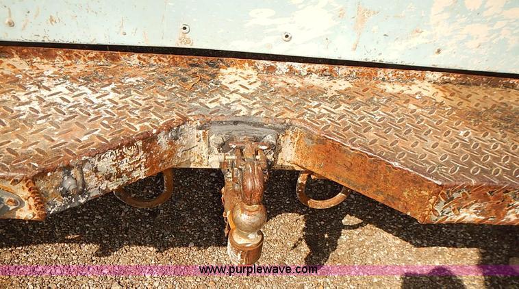 image for item E7805 1998 Chevrolet P30 Supreme step van