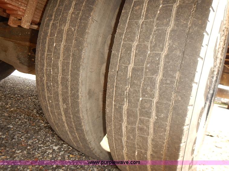 image for item E7805 1998 Chevrolet P30 Supreme step van