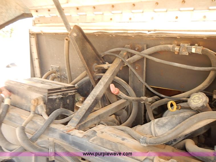 image for item E7805 1998 Chevrolet P30 Supreme step van