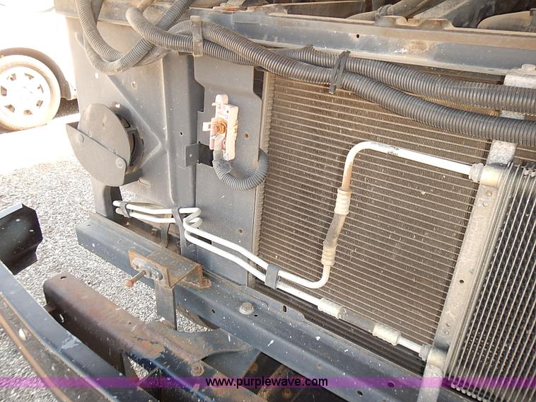 image for item E7805 1998 Chevrolet P30 Supreme step van