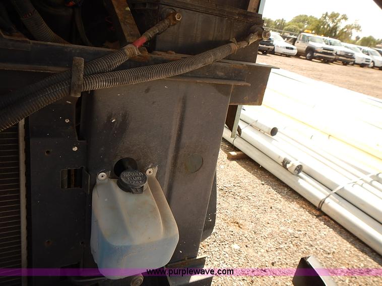 image for item E7805 1998 Chevrolet P30 Supreme step van