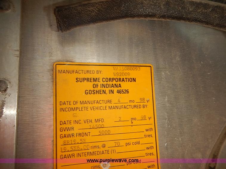 image for item E7805 1998 Chevrolet P30 Supreme step van