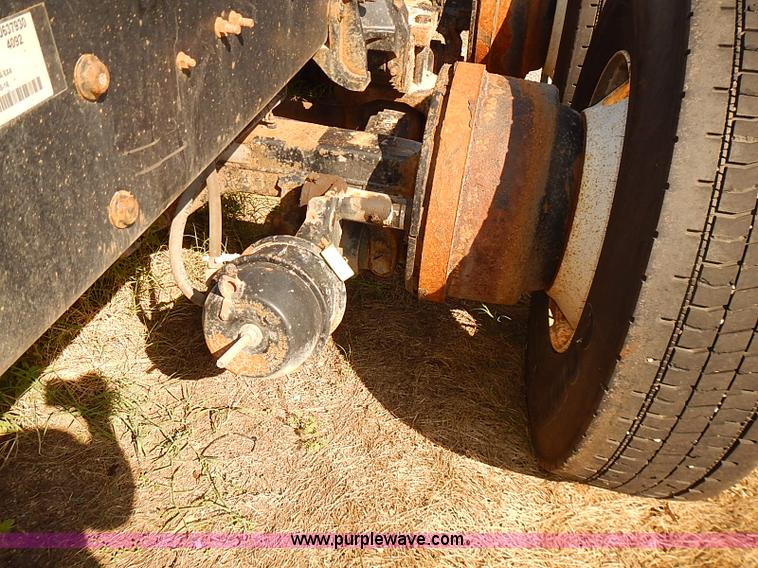 image for item E7809 2008 International 7400SFA truck cab and chassis