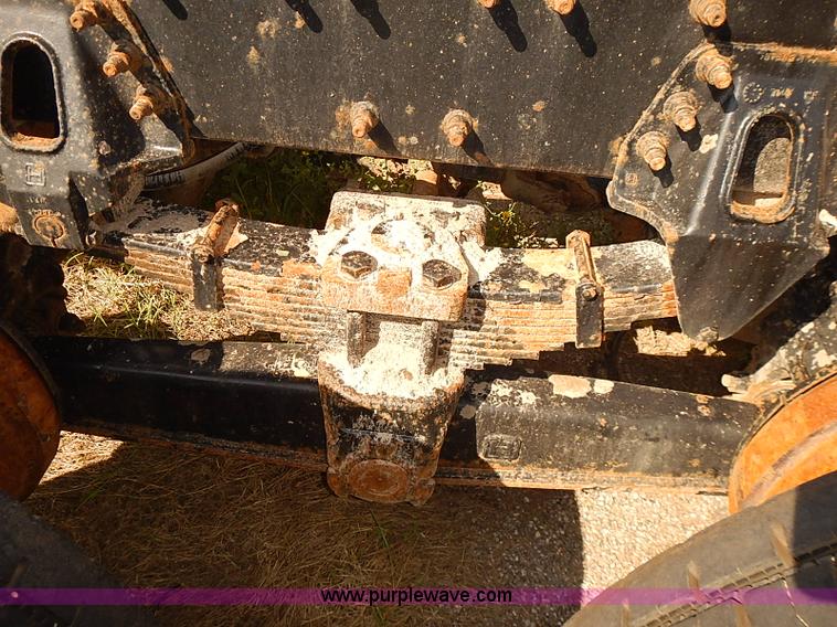 image for item E7809 2008 International 7400SFA truck cab and chassis