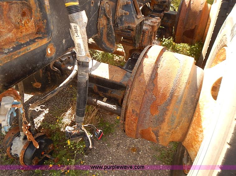 image for item E7809 2008 International 7400SFA truck cab and chassis