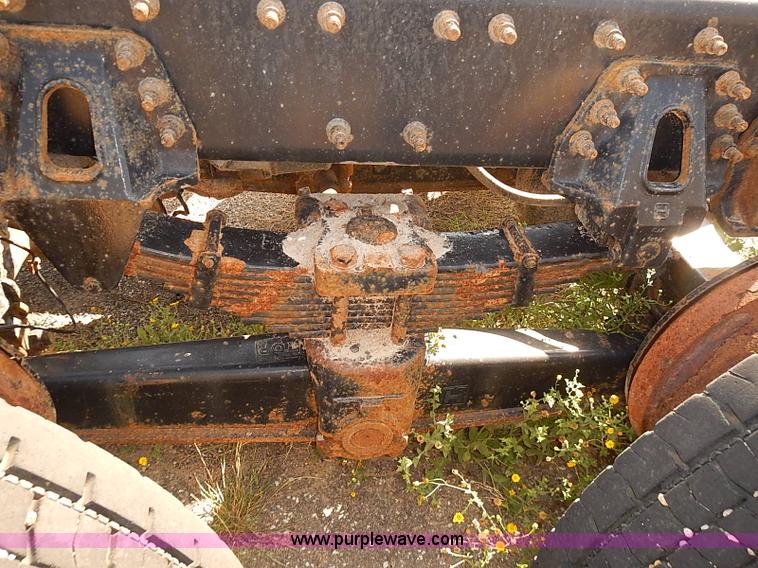 image for item E7809 2008 International 7400SFA truck cab and chassis