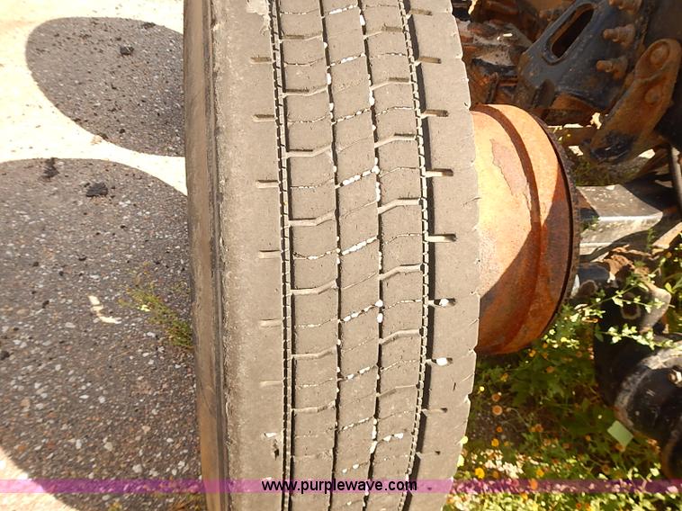 image for item E7809 2008 International 7400SFA truck cab and chassis