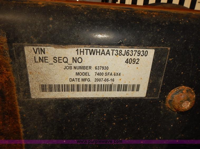 image for item E7809 2008 International 7400SFA truck cab and chassis