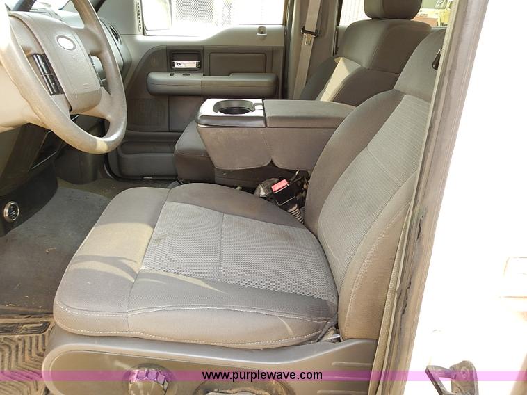 image for item E7812 2004 Ford F150 XLT SuperCrew pickup truck