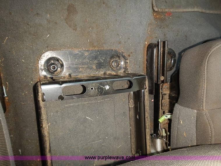 image for item E7812 2004 Ford F150 XLT SuperCrew pickup truck