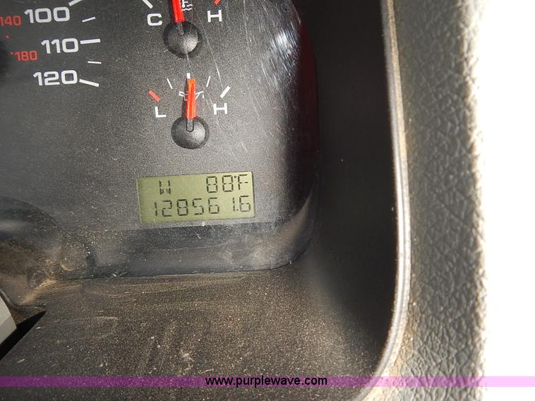 image for item E7812 2004 Ford F150 XLT SuperCrew pickup truck