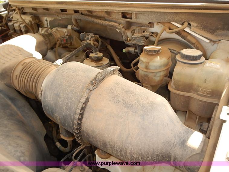 image for item E7812 2004 Ford F150 XLT SuperCrew pickup truck