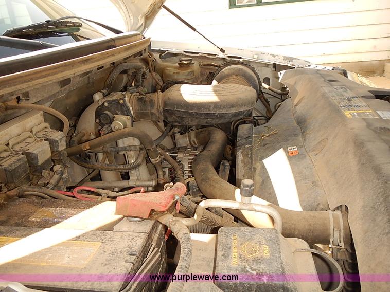 image for item E7812 2004 Ford F150 XLT SuperCrew pickup truck