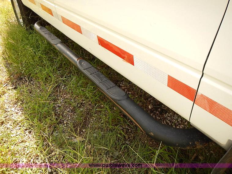 image for item E7812 2004 Ford F150 XLT SuperCrew pickup truck