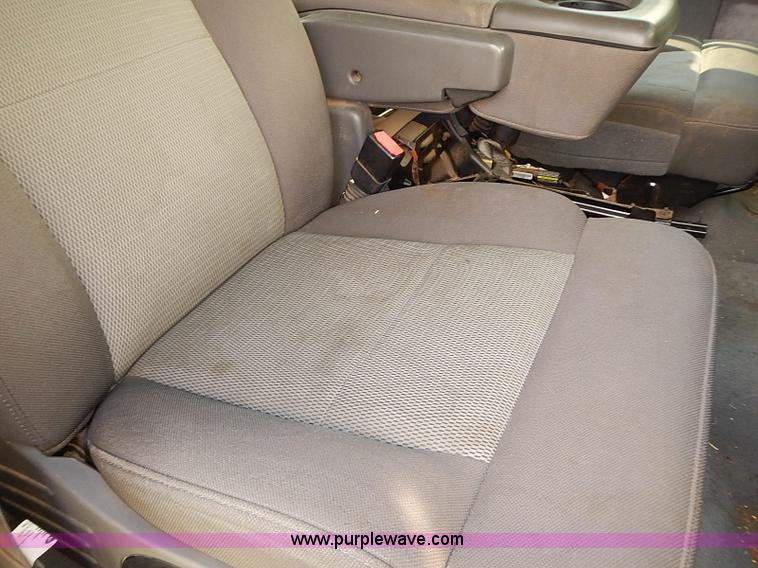 image for item E7812 2004 Ford F150 XLT SuperCrew pickup truck