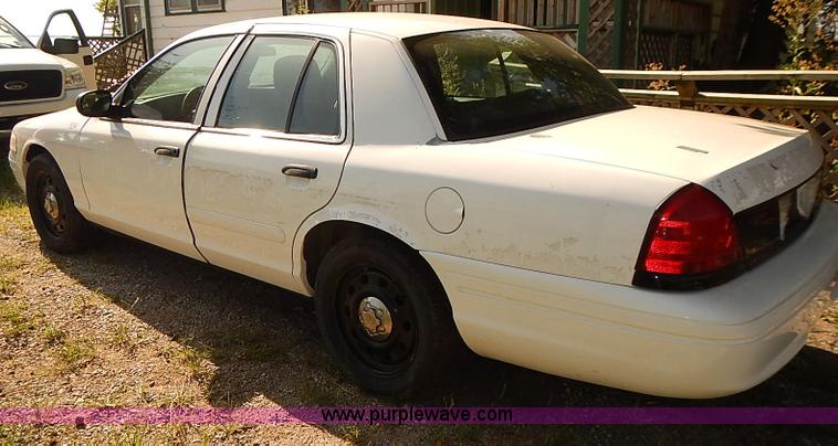 image for item E7813 2008 Ford Crown Victoria Police Interceptor