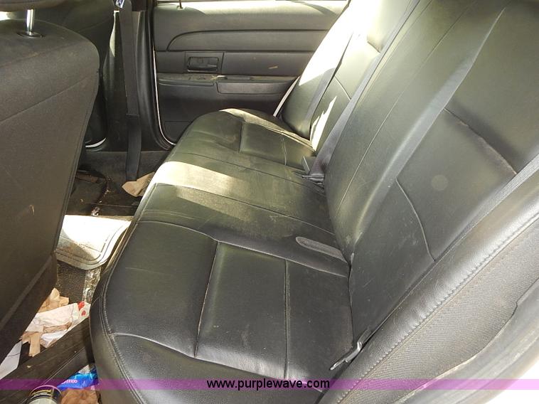 image for item E7813 2008 Ford Crown Victoria Police Interceptor