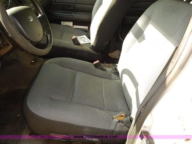 image for item E7813 2008 Ford Crown Victoria Police Interceptor