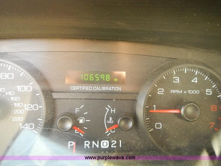 image for item E7813 2008 Ford Crown Victoria Police Interceptor