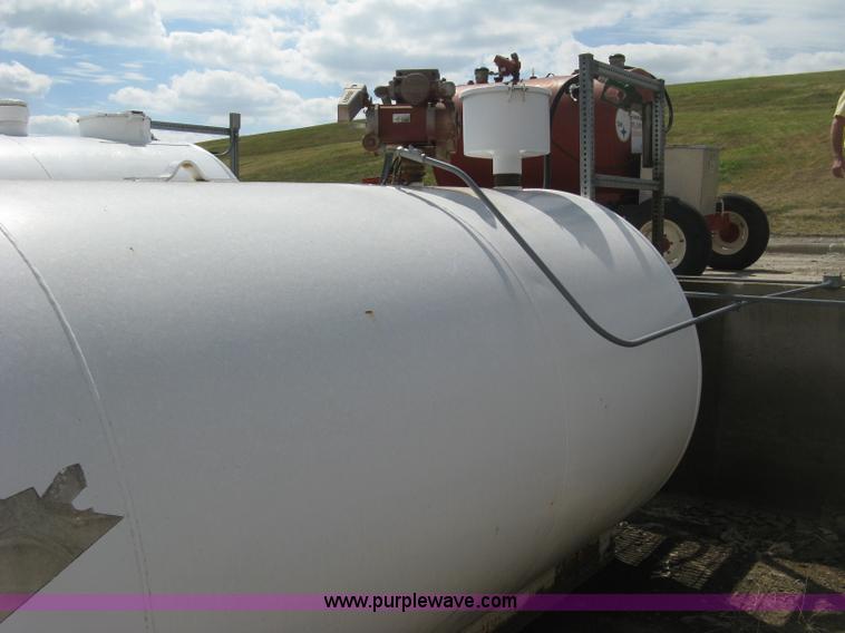 image for item E7873 3,000 gallon steel fuel tank