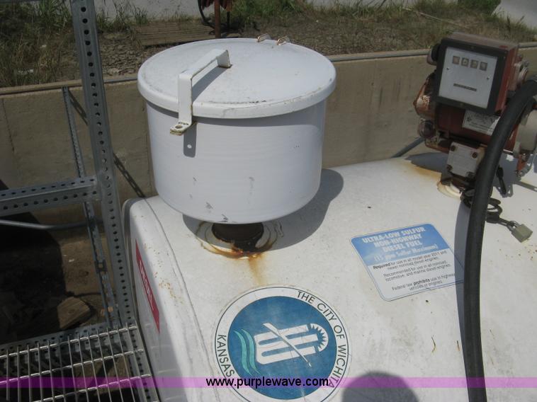 image for item E7873 3,000 gallon steel fuel tank