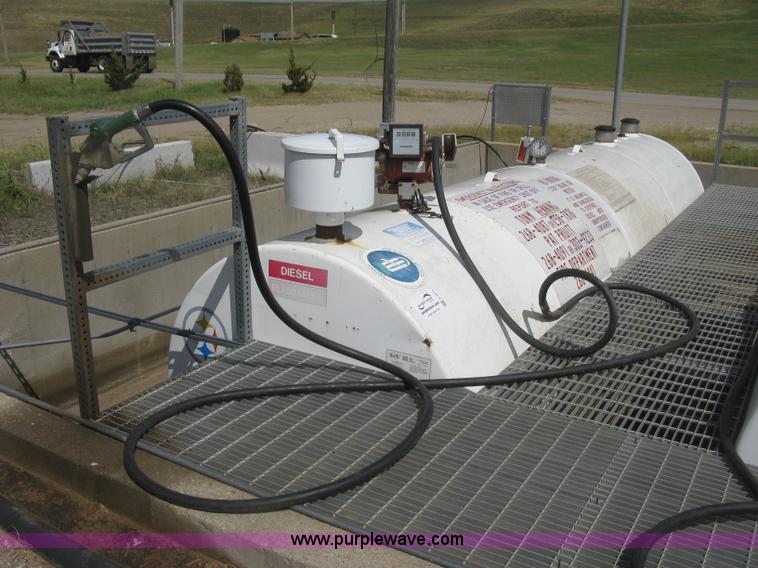 image for item E7873 3,000 gallon steel fuel tank