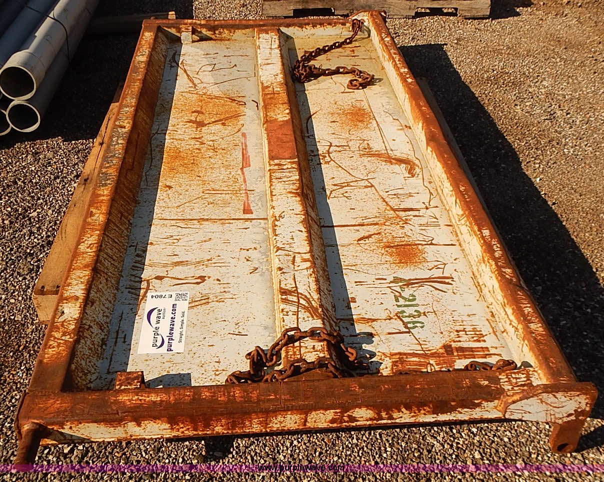 (2) dump truck bed tailgates in Wichita, KS Item E7804 sold Purple Wave