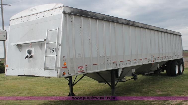 image for item AJ9380 1992 Corn Husker 800 grain hopper trailer