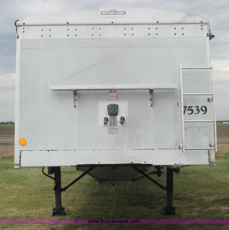 image for item AJ9380 1992 Corn Husker 800 grain hopper trailer