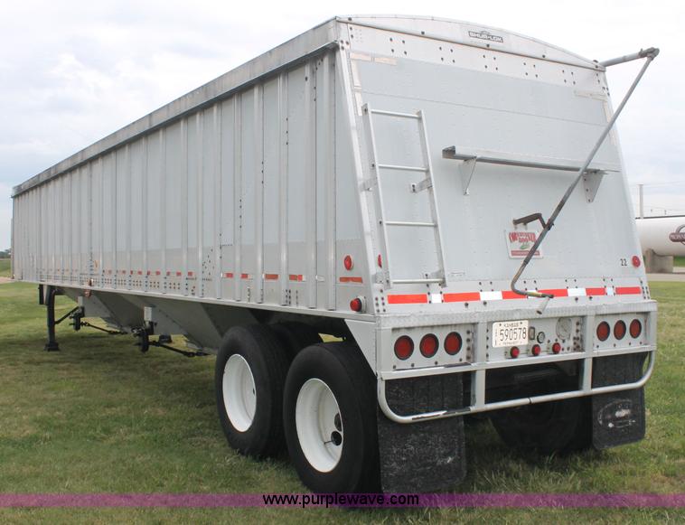 image for item AJ9380 1992 Corn Husker 800 grain hopper trailer