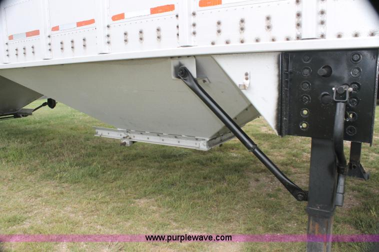 image for item AJ9380 1992 Corn Husker 800 grain hopper trailer