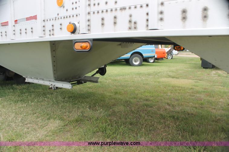 image for item AJ9380 1992 Corn Husker 800 grain hopper trailer