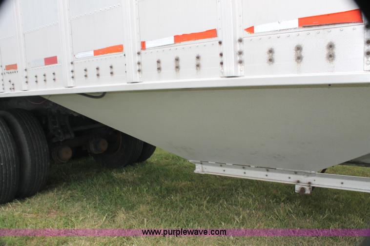 image for item AJ9380 1992 Corn Husker 800 grain hopper trailer