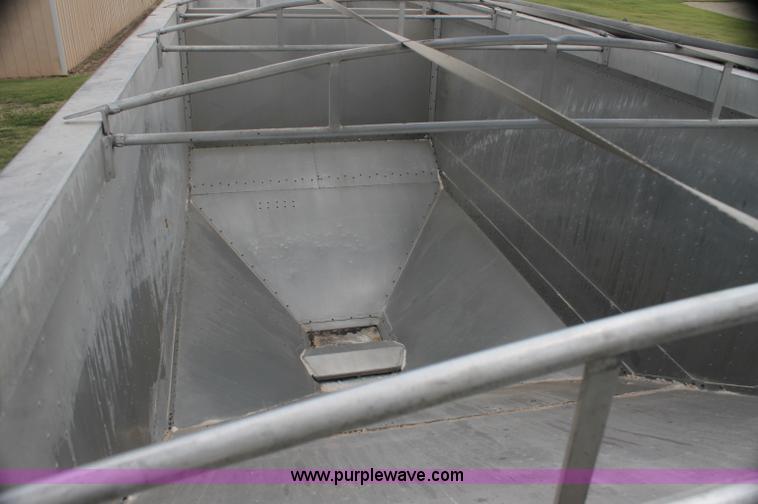 image for item AJ9380 1992 Corn Husker 800 grain hopper trailer