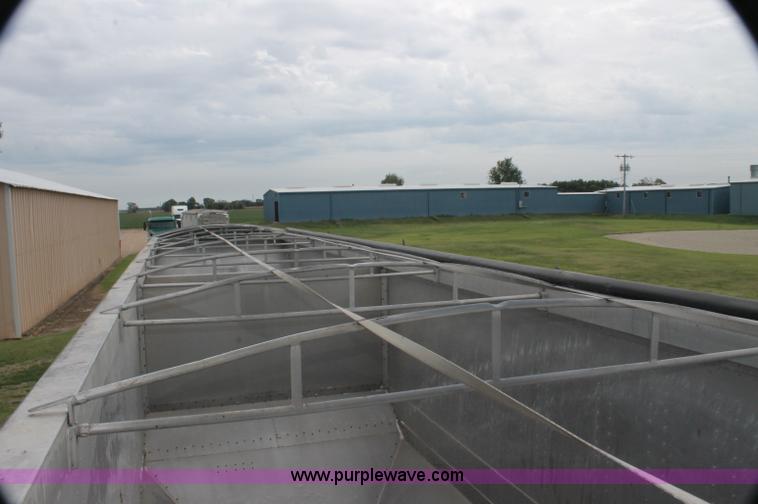image for item AJ9380 1992 Corn Husker 800 grain hopper trailer