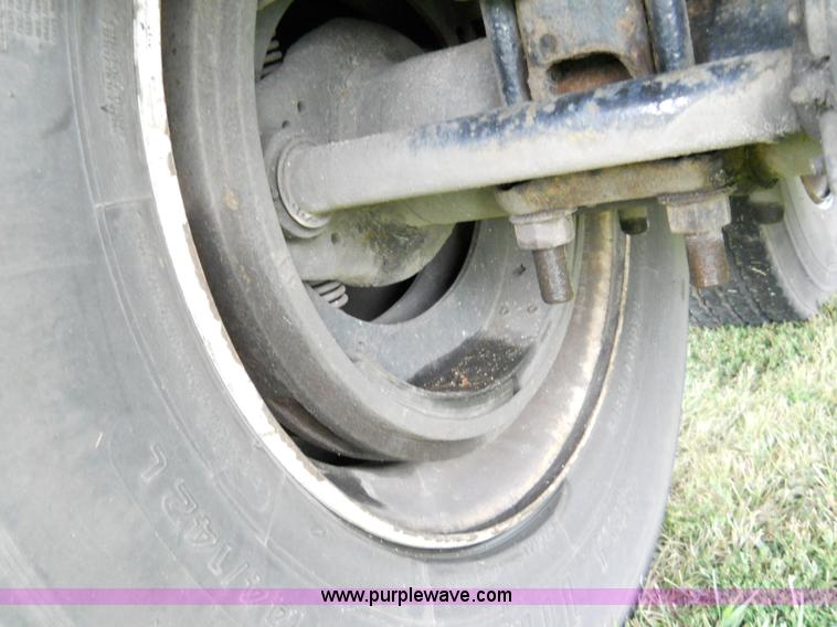 image for item AJ9380 1992 Corn Husker 800 grain hopper trailer