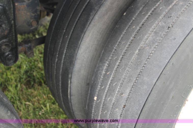 image for item AJ9380 1992 Corn Husker 800 grain hopper trailer