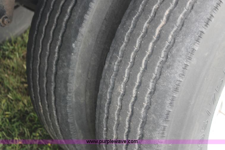 image for item AJ9380 1992 Corn Husker 800 grain hopper trailer