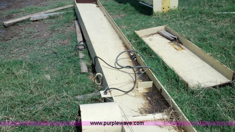 image for item AJ9385 Tower lift crane