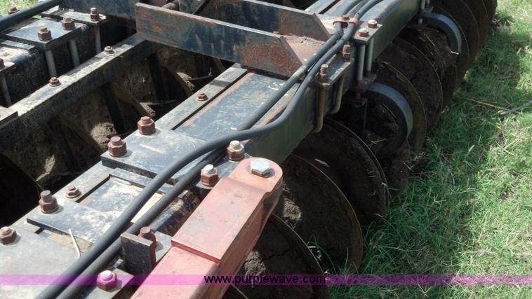 image for item AJ9386 Case IH 696 folding double off-set disk