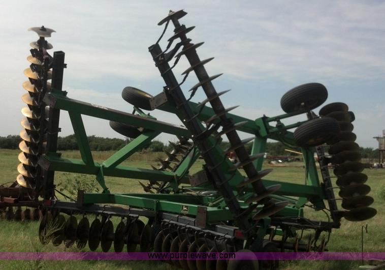 image for item AJ9387 John Deere 650 double off-set disk