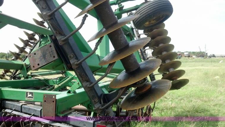 image for item AJ9387 John Deere 650 double off-set disk