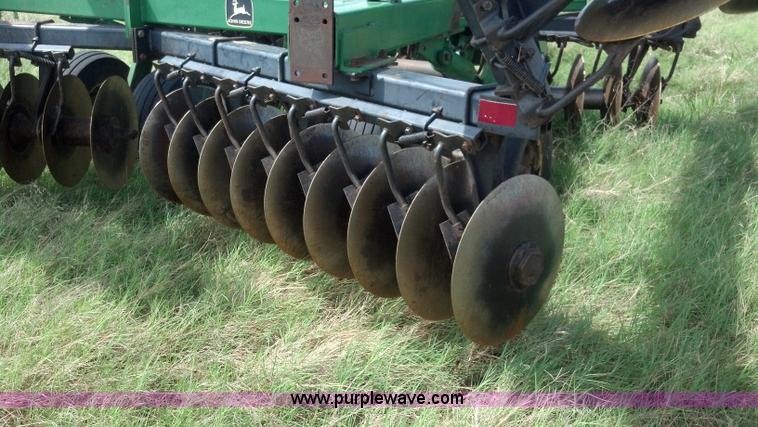image for item AJ9387 John Deere 650 double off-set disk
