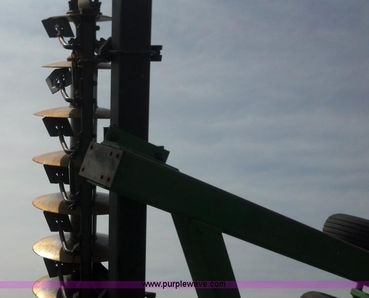 image for item AJ9387 John Deere 650 double off-set disk